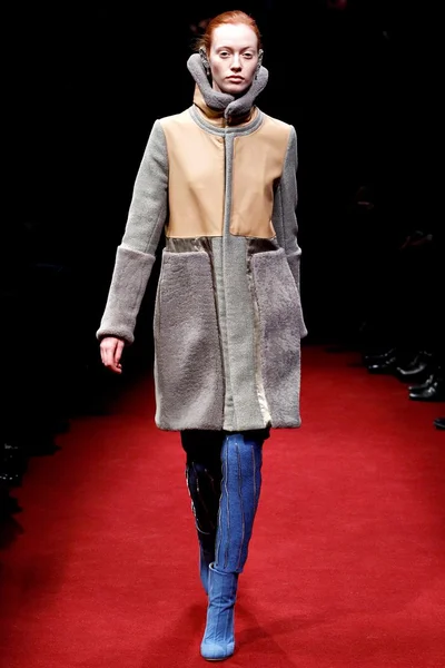 Look 17